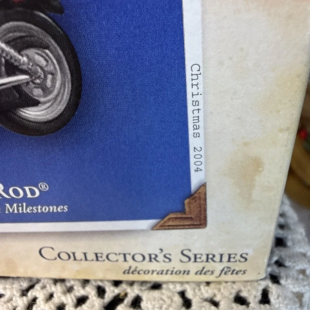 HALLMARK KEEPSAKE Harley-Davidson 2002 VRSCA V-Rod 2004 Christmas Ornament MIB